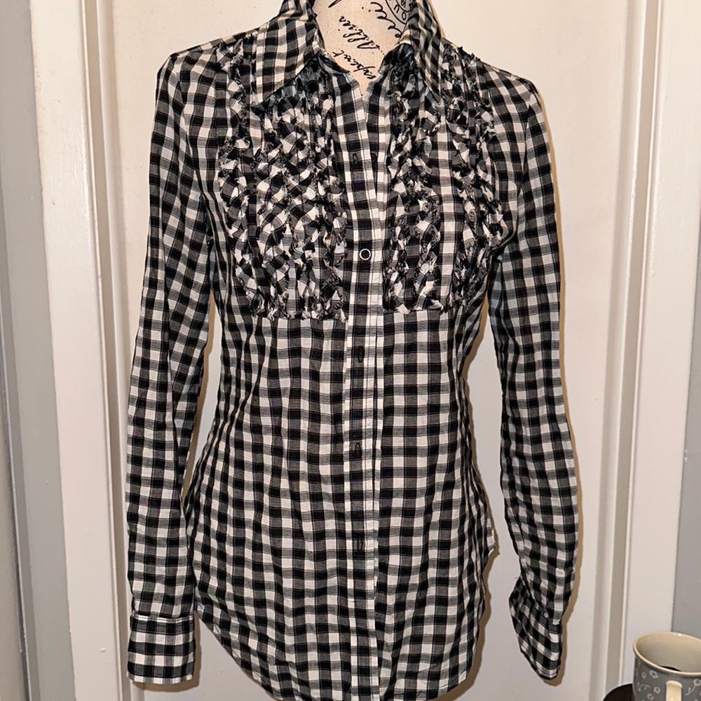 SEVEN7 women’s Sz Small long sleeve-ruffled front-button shirt black/white check